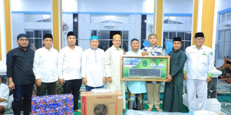 Bupati Labura Safari Ramadan di Masjid Al-Kirom Simonis