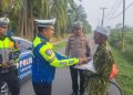 Polres Tanjungbalai Gerak Cepat Salurkan Bantuan Kepada Kakek Darwin 