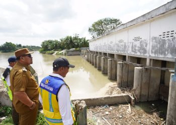Tinjau Bendungan Tanjung Muda, Bupati Pastikan Ketersediaan air Irigasi 
