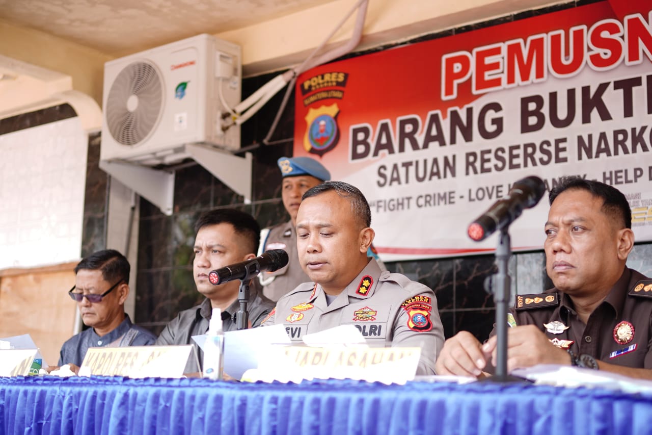 Polres Asahan Musnahkan Ratusan Gram Ganja dan Ekstasi