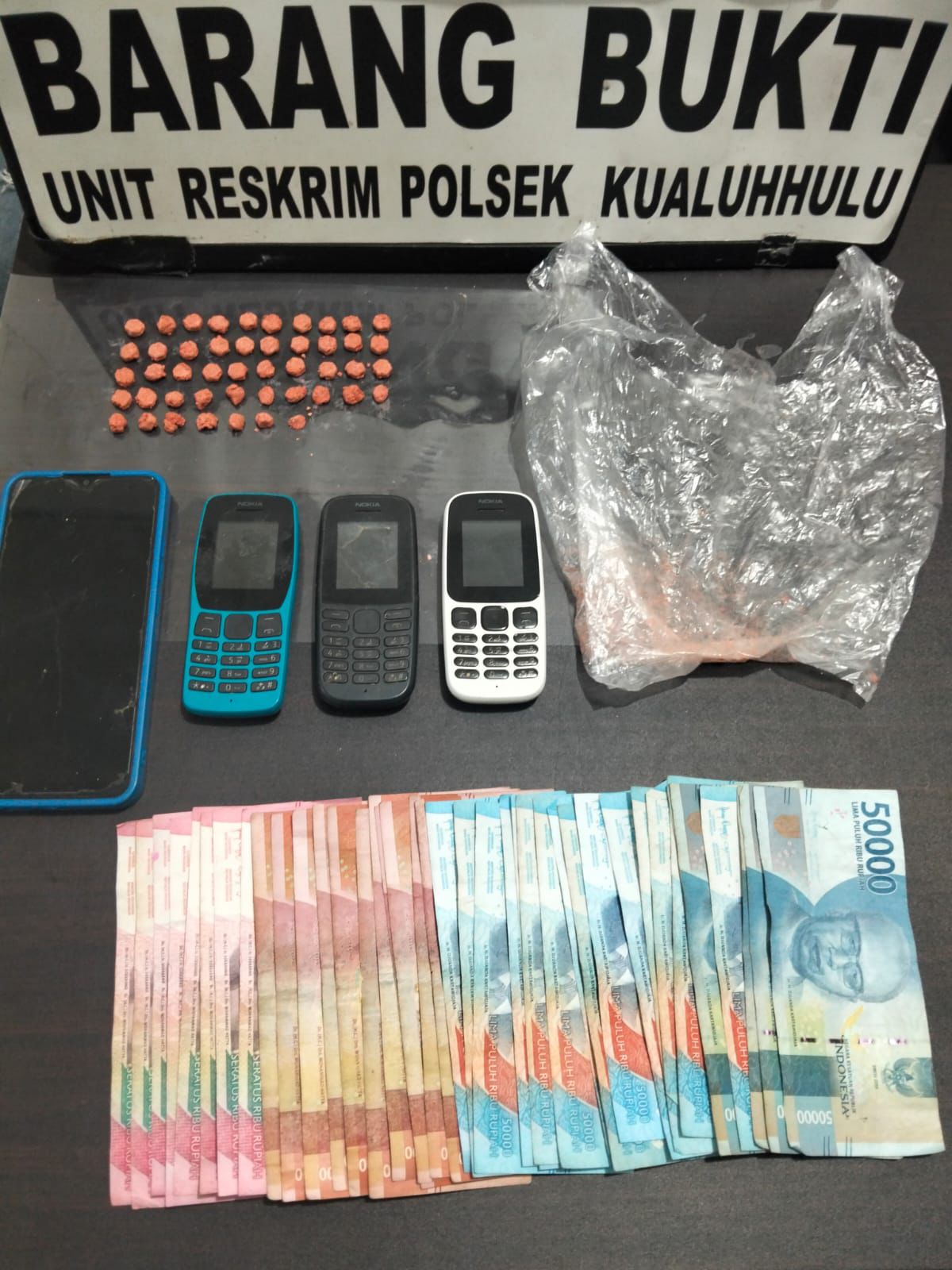 Barang bukti yang diamankan. 