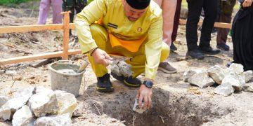 Bupati Batubara Letakkan Batu Pertama Pembangunan Rumah Tahfiz di Desa Pulau Sejuk