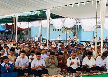 Pegawai Lapas Labuhan Ruku Gelar Sholat Idul Fitri Bersama Warga Binaan 