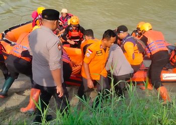 Tim Basarnas Berhasil Temukan Mayat Bram yang Hanyut di Sungai Silau Asahan
