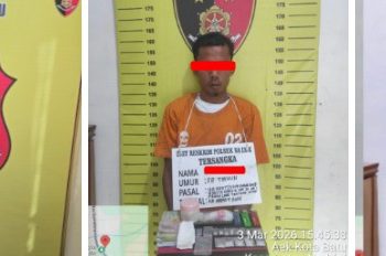 Ketiga tersangka saat di kantor polisi.