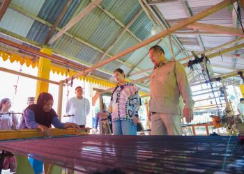 Bupati Batubara Tinjau Kampung Tenun  di Talawi