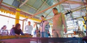 Bupati Batubara Tinjau Kampung Tenun  di Talawi