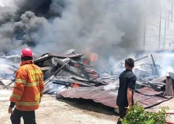 19 Mobil dan 3 Sepedamotor di Gudang Tempat Penitipan Mobil di Kisaran Terbakar