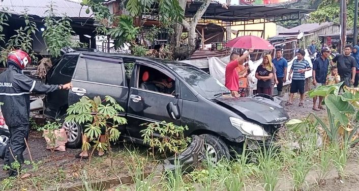Lakalantas di Asahan, Kijang Inova Remuk Ditabrak Kereta Api
