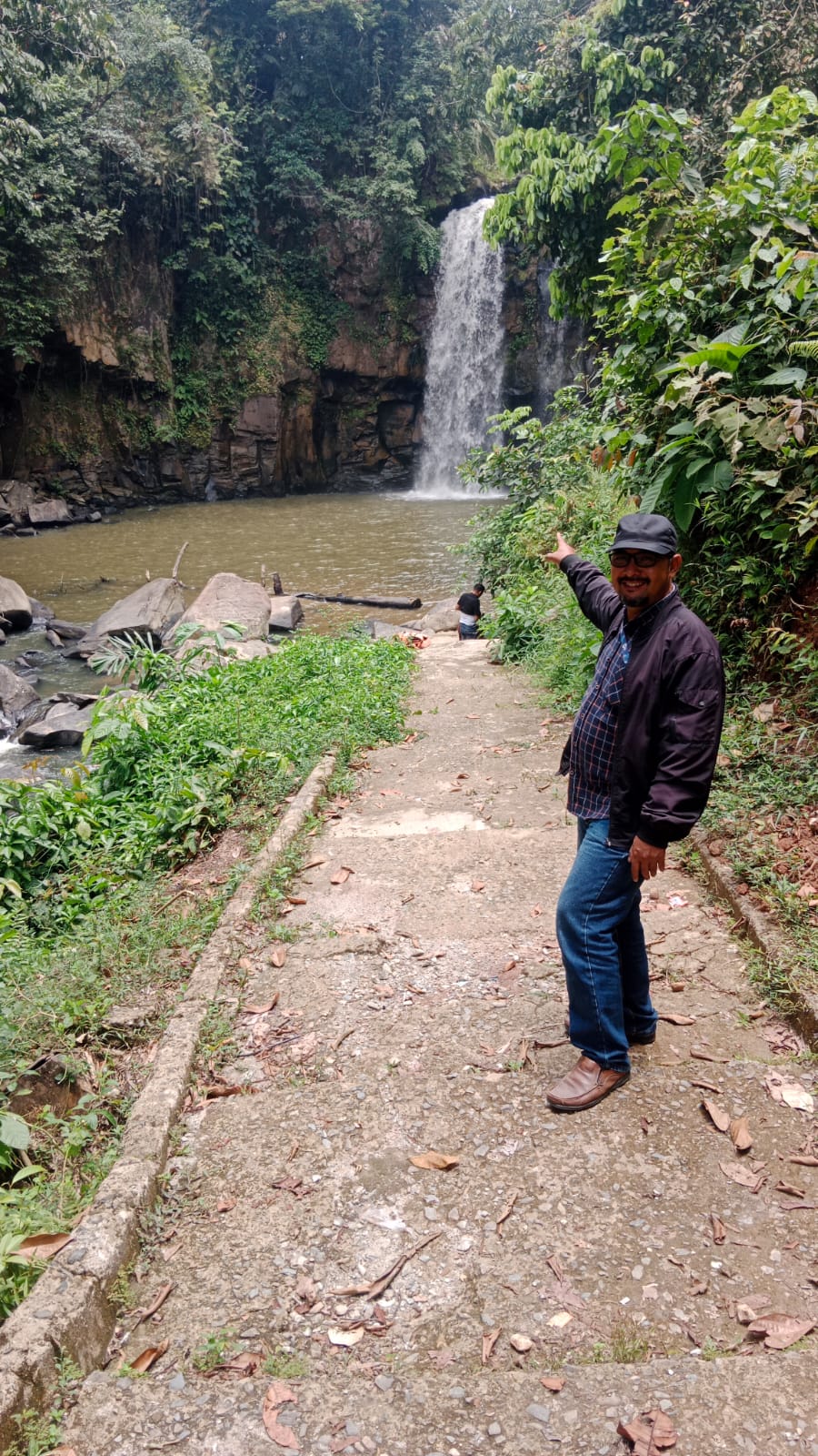 Waduh Sampah Berserakan di Lokasi Wisata Air Terjun Simonag Monang