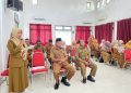 Para peserta dari berbagai sekolah yang ikut dalam acara diskusi di kantor Dinas Pendidikan Labuhanbatu. 