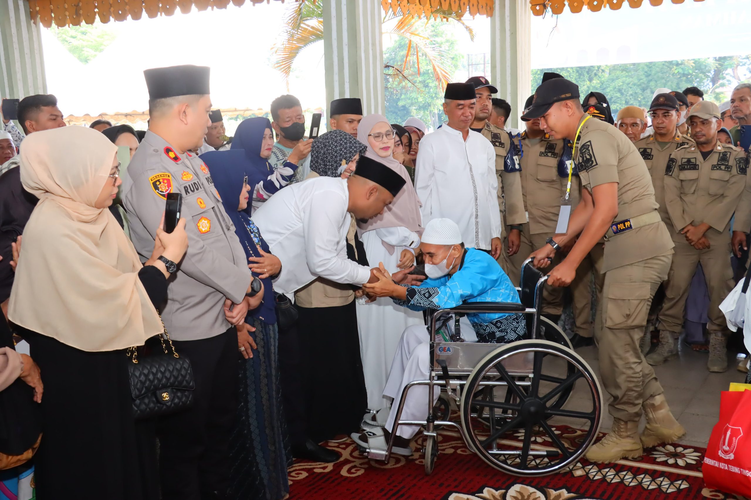 Pemko Tebing Tinggi Lepas Keberangkatan 82 Jemaah Haji Menuju Tanah Suci