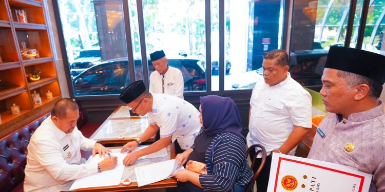 Bupati Batubara Tandatangani Hibah Lahan HGU Dari BSP