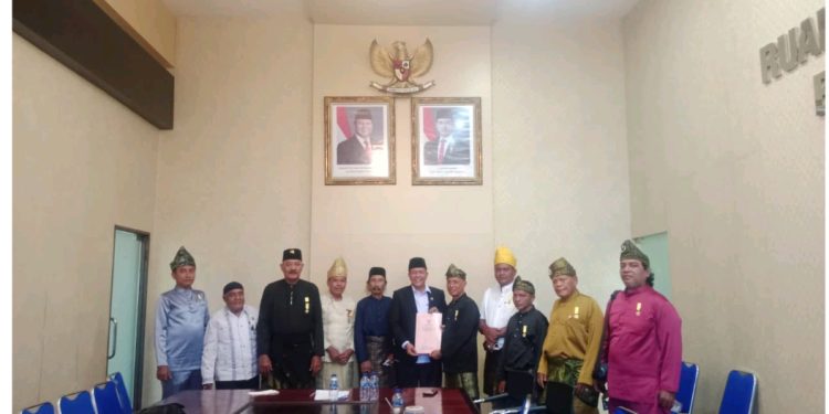 DPRD Terima Audensi Majelis Kedatukan Melayu Batubara