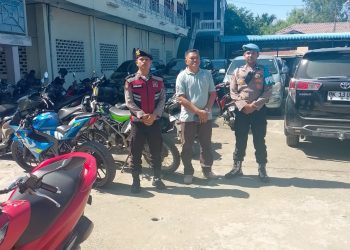 Personel Polres Tanjungbalai Amankan Gereja