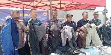 TNI AL Gagalkan Penyelundupan 400 Goni Ballpres Dari Malaysia Bernilai Rp3,5 Miliar