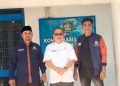 Pengurus PD IWO Asahan dan Plt Kadis Kominfo foto bersama.