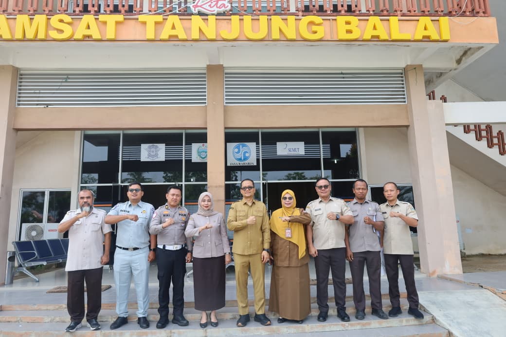 Lima Wajib Pajak Terima Hadiah Dari Wakil Walikota Tanjungbalai