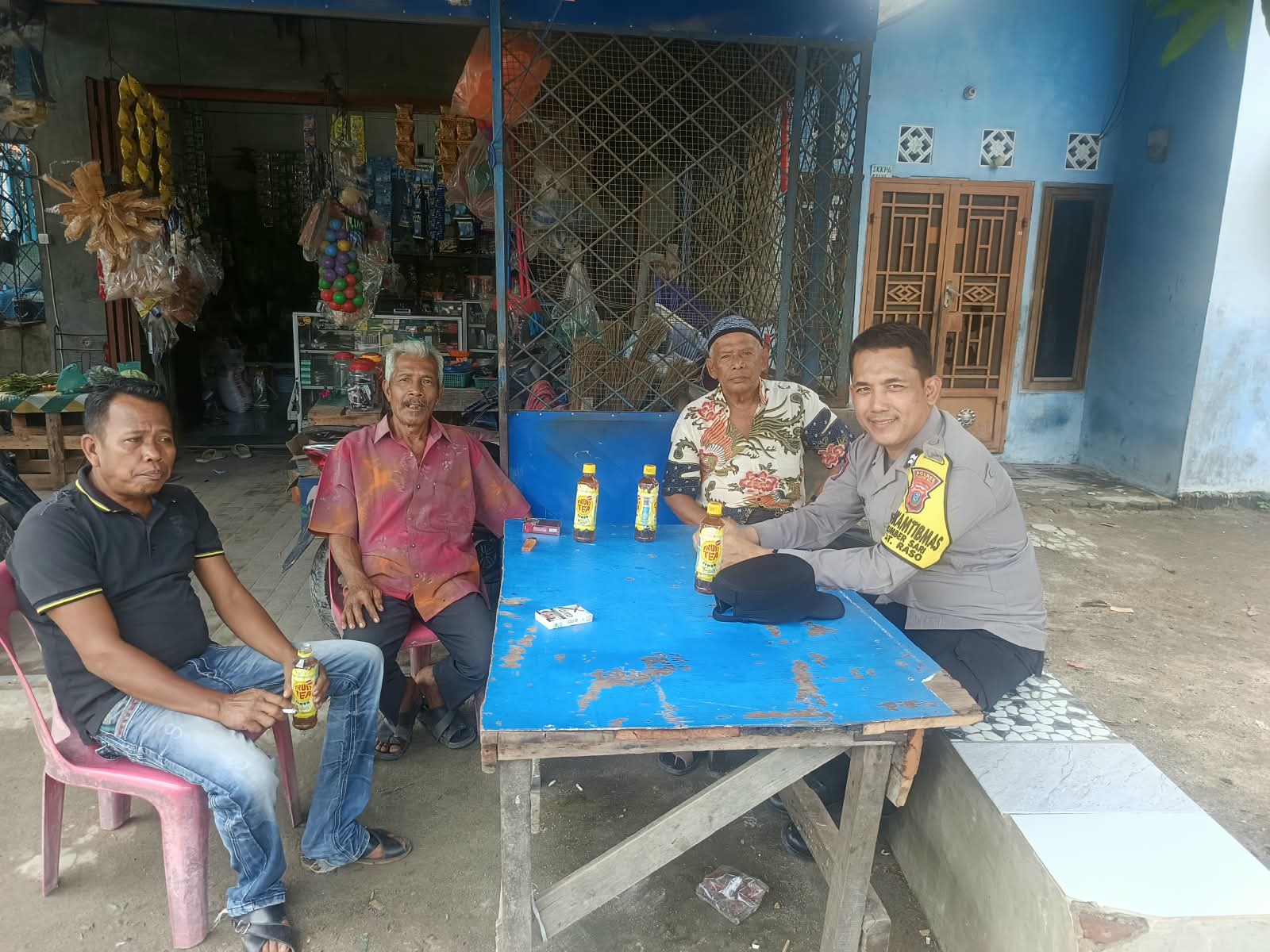 Bhabinkamtibmas Polsek Sei Tualang Raso Edukasi Warga Kelurahan Sumber Sari Soal Bahaya Narkoba