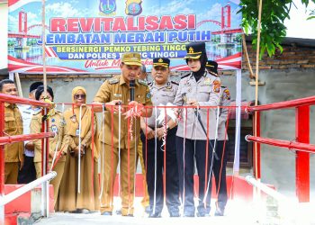 Walikota dan Kapolres Tebing Tinggi Resmikan Jembatan Merah Putih