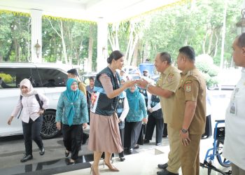 Peringati HKG ke-54 Tingkat Sumut, Ketua TP PKK Provsu dan Bupati Asahan Gelar Baksos Kesehatan