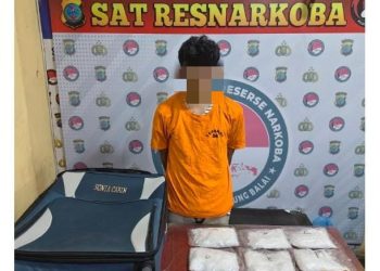 Tersangka dan barang bukti sabu