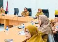 Wakil Bupati Labuhanbatu H Jamri saat mengikuti rapat zoom meeting.