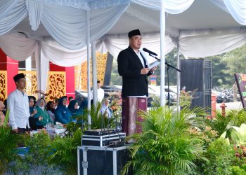 Wabup Batubara Serahkan Bantuan kepada 13 Pesantren