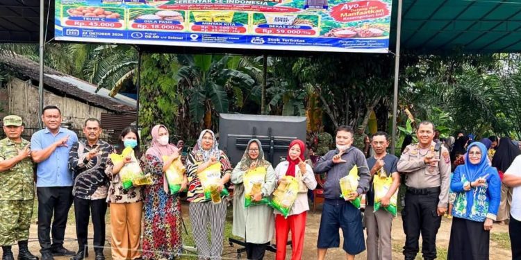 Pemkab Labuhanbatu Gelar Pasar Murah, Warga Antusias Berbelanja