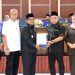 Wakil Bupati Labuhanbatu H Jamri saat menyerahkan berkas Ranperda APBD 2027.