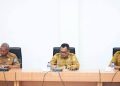 Pj Sekda Labuhanbatu Abdi Jaya Pohan saat memimpin rapat