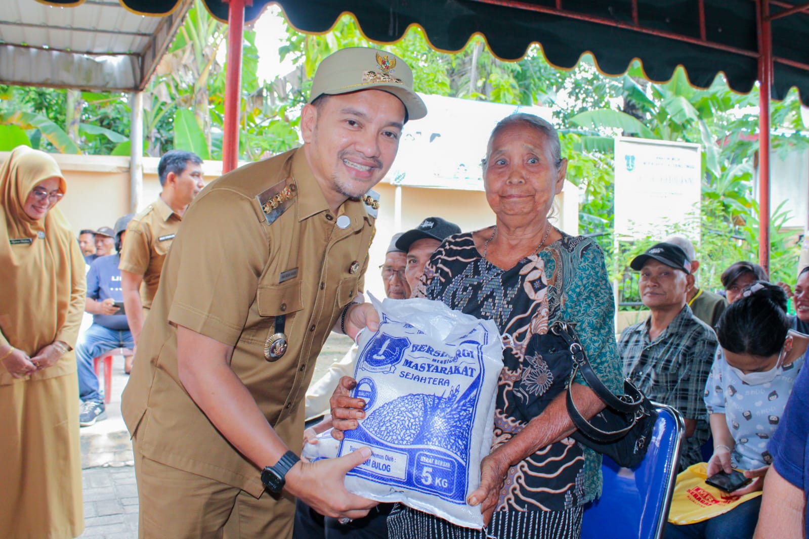 Walikota Tebing Tinggi Minta Bantuan Pangan Tidak Diperjualbelikan